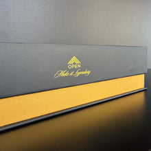 Load image into Gallery viewer, NOBLESIP Cocktail Whiskey Smoker ๐ฃ๐ฅ๐๐ ๐๐จ๐ Kit Smoky E, Home Bar Tool Set with the New Innovative Automatic Electric Smoking System. A Great Christmas Men gift for bourbon, old fashioned drinks